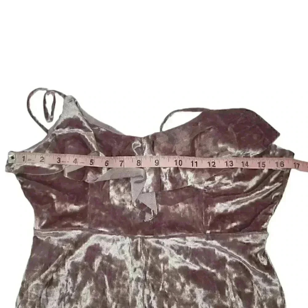 Urban Outfitters Sexy Women Crushed Velvet Flowy Pink Ruffle Romper Size Medium - Picture 9 of 12
